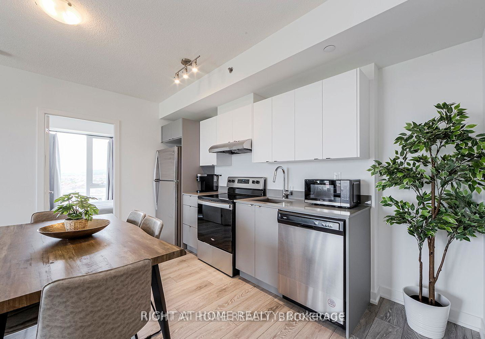 3200-dakota-common-way-burlington-ontario-w13539808