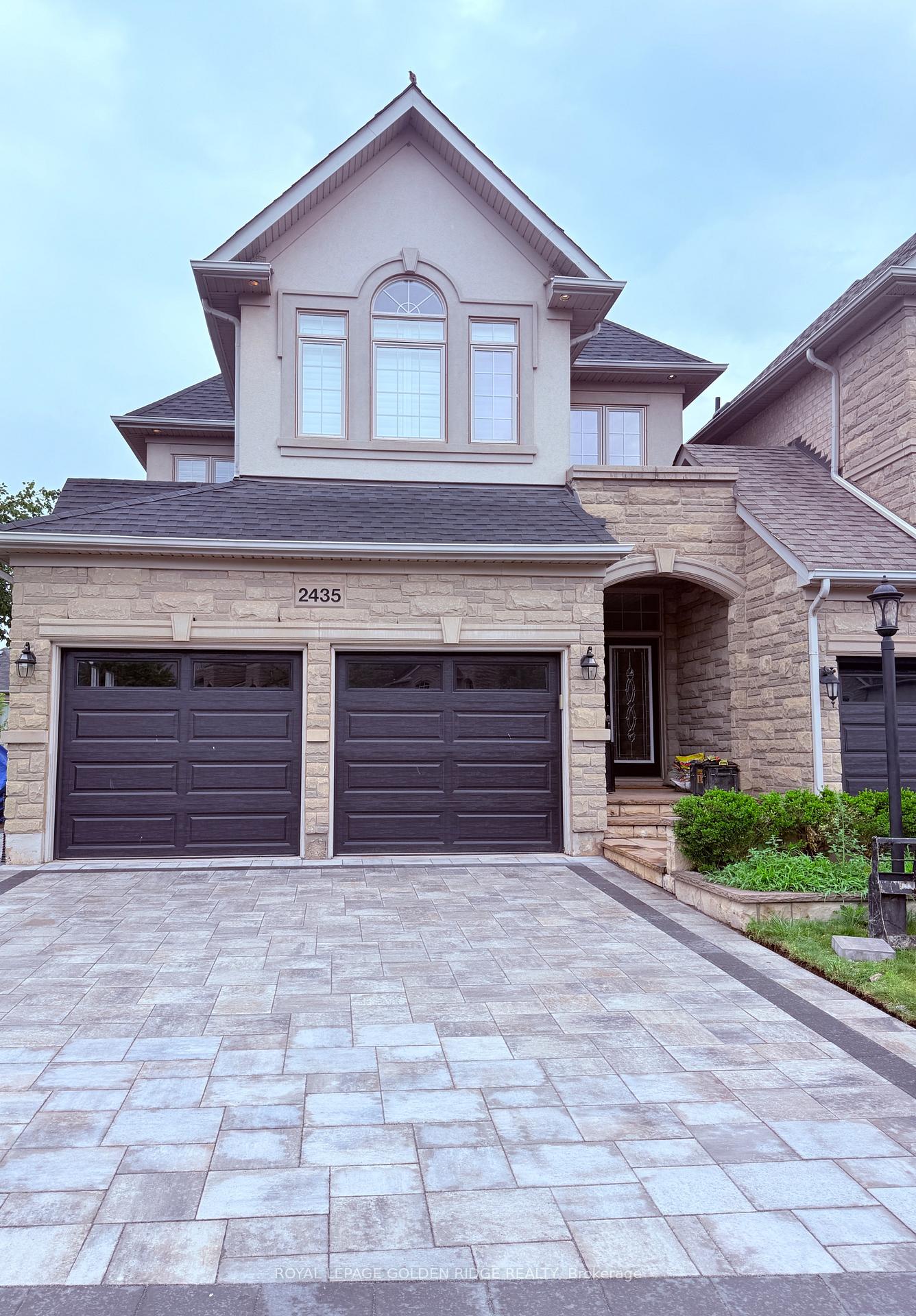 2435-presquile-drive-oakville-ontario-w13540014