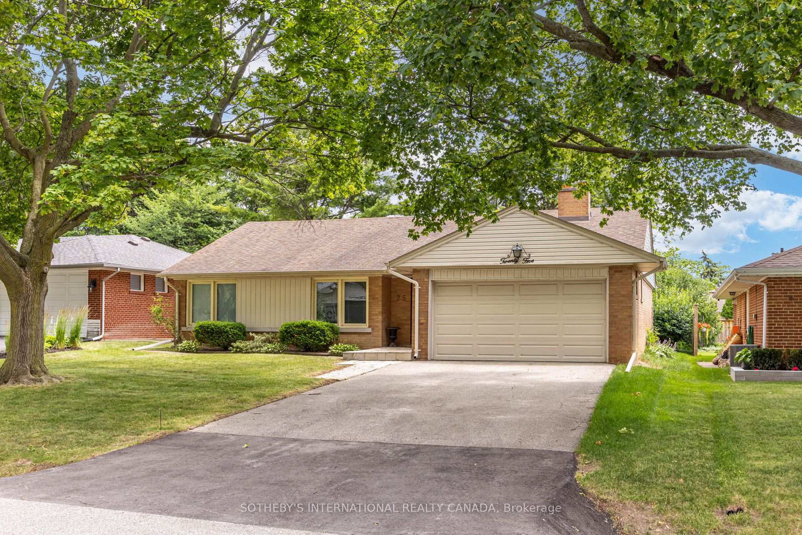 25-abinger-crescent-toronto-etobicoke-ontario-w13540072