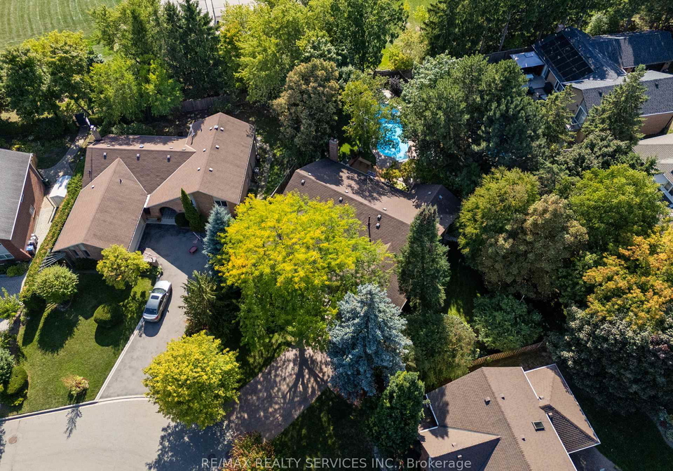22-oldham-crescent-brampton-ontario-w13540442