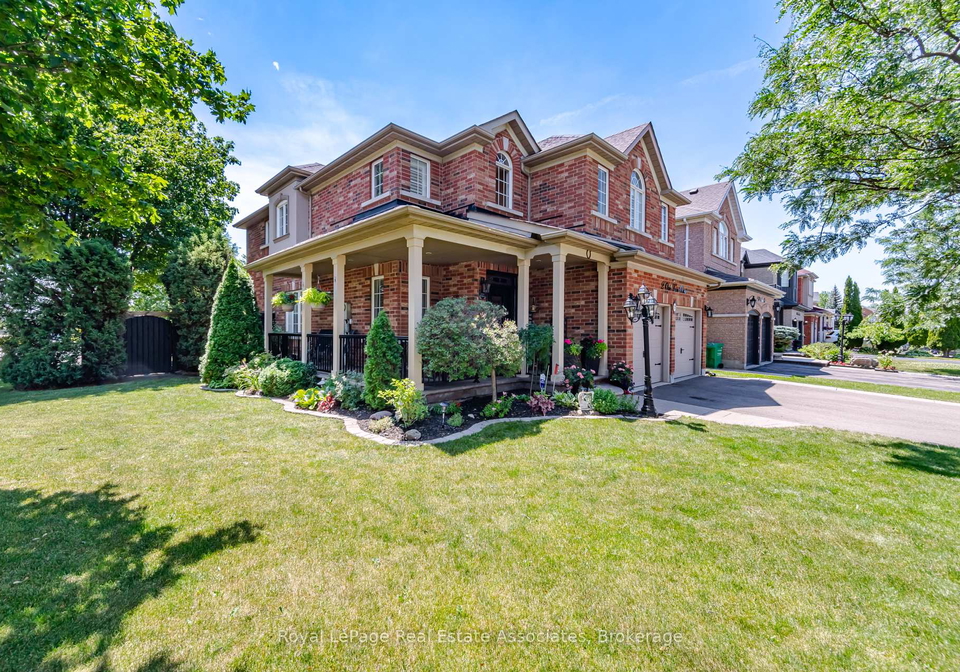 2-olde-town-road-brampton-ontario-w13540628