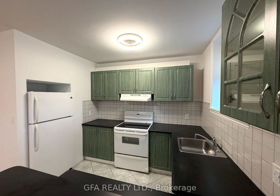 16-arrowsmith-avenue-toronto-north-york-ontario-w13540708