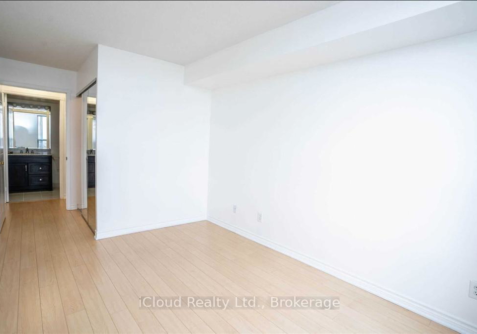 135-hillcrest-avenue-mississauga-ontario-w13541258
