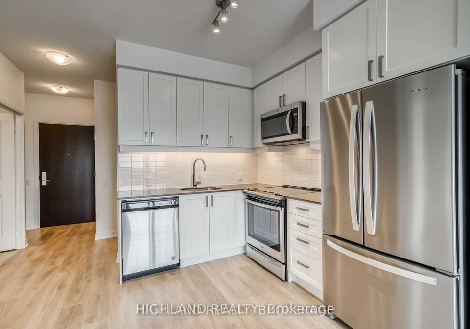 8-nahani-way-mississauga-ontario-w13541294