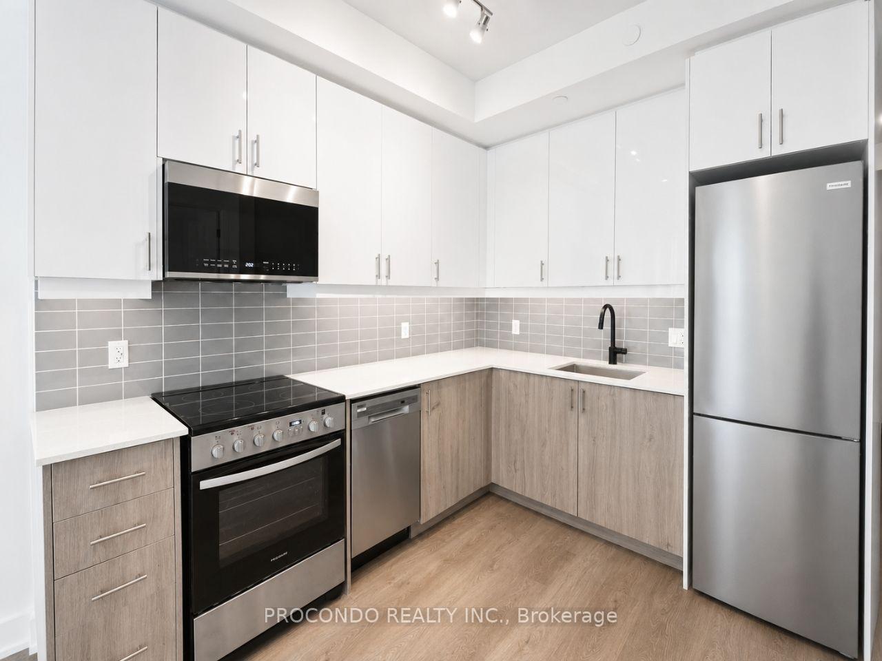 2343-khalsa-gate-oakville-ontario-w13541386