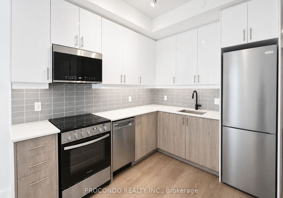 2343-khalsa-gate-oakville-ontario-w13541386