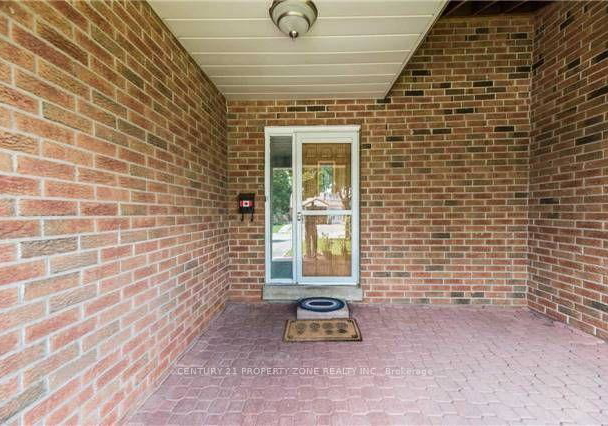 18-omega-square-brampton-ontario-w13541482