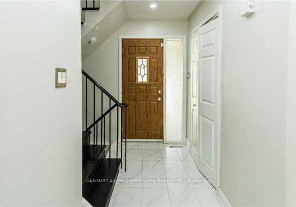 18-omega-square-brampton-ontario-w13541482
