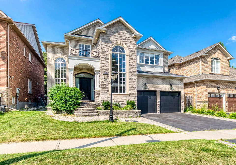 2067-helmsley-avenue-oakville-ontario-w13541854