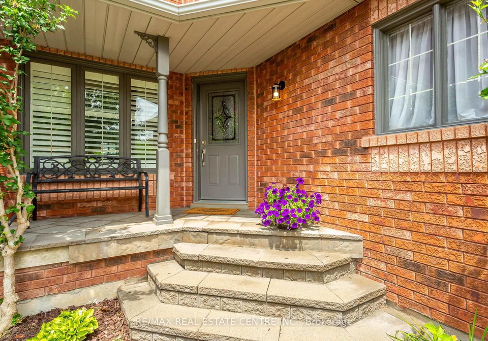 40-hepburn-crescent-n-halton-hills-ontario-w13541978
