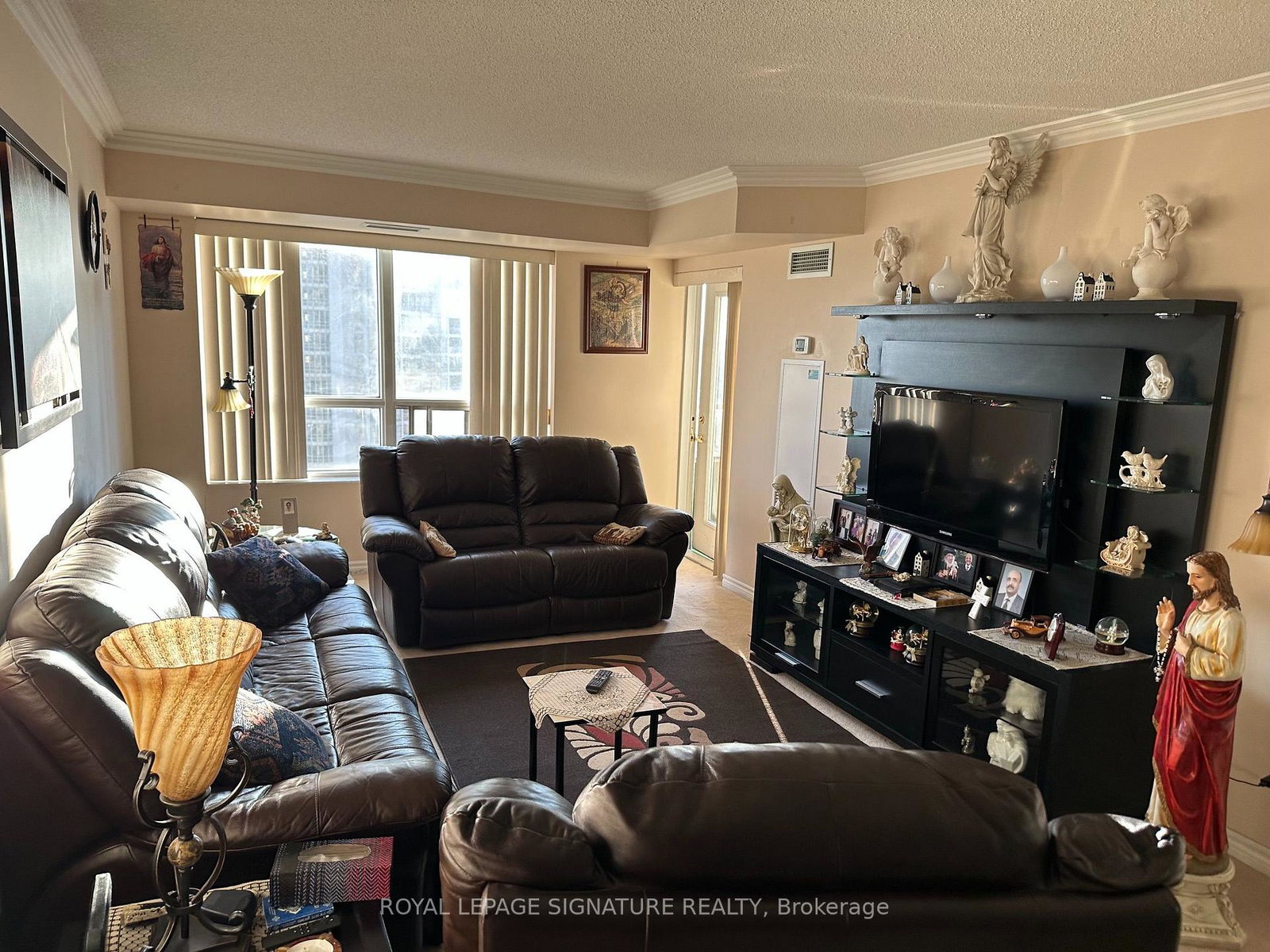 25-kingsbridge-garden-circle-mississauga-ontario-w13542396