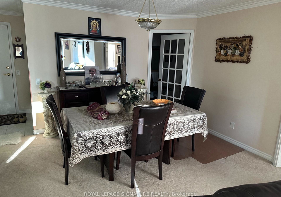 25-kingsbridge-garden-circle-mississauga-ontario-w13542396