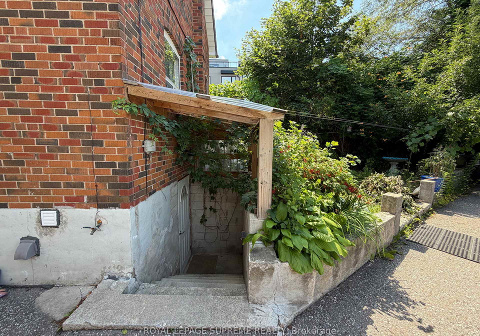 1074-briar-hill-avenue-toronto-north-york-ontario-w13542528