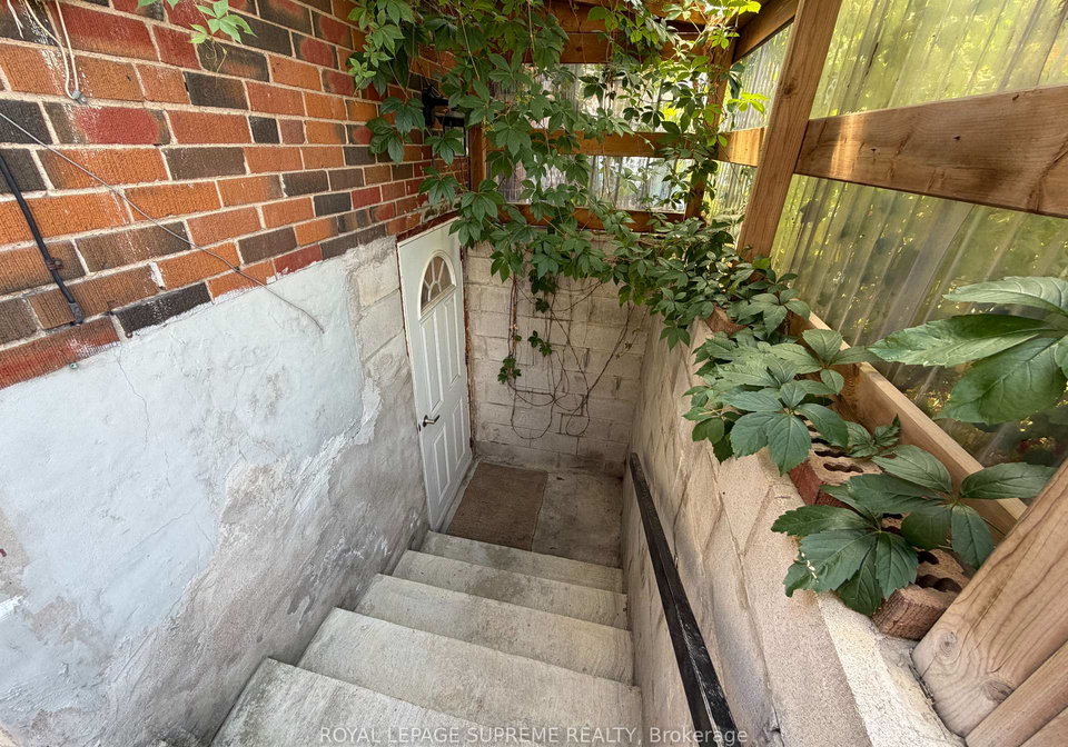1074-briar-hill-avenue-toronto-north-york-ontario-w13542528