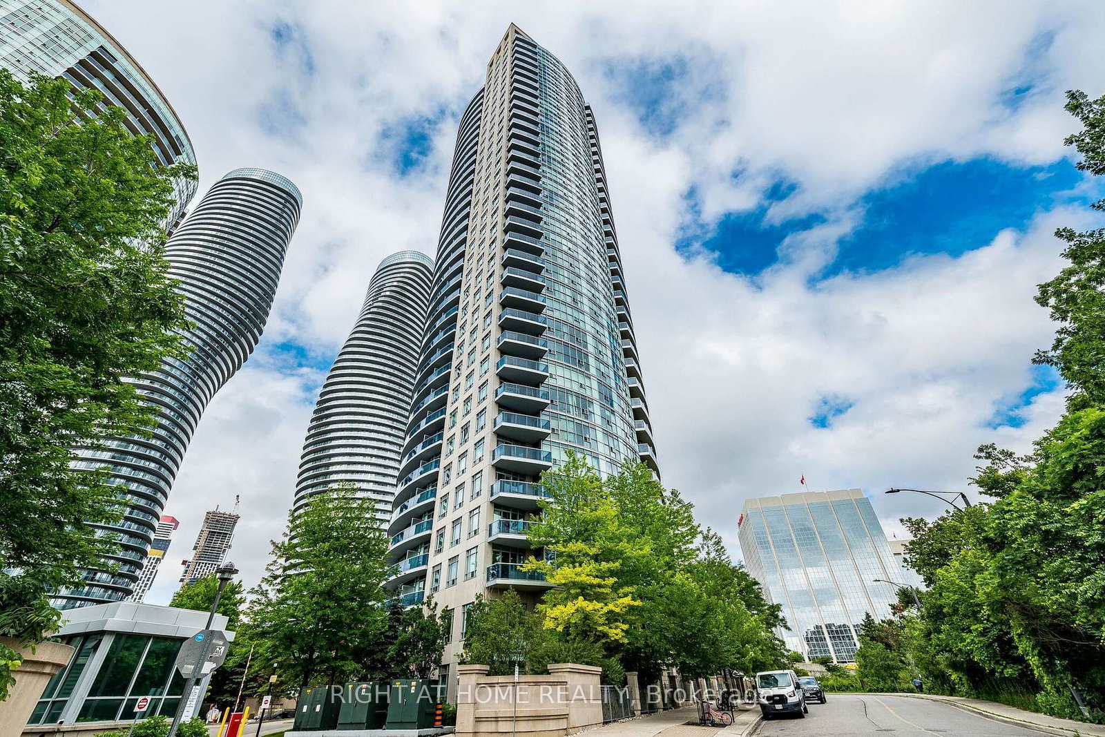 80-absolute-avenue-mississauga-ontario-w13542660
