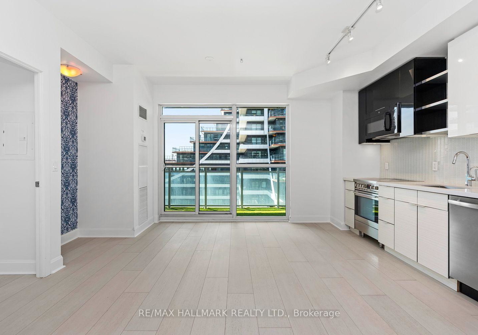 33-shore-breeze-drive-toronto-etobicoke-ontario-w13542904