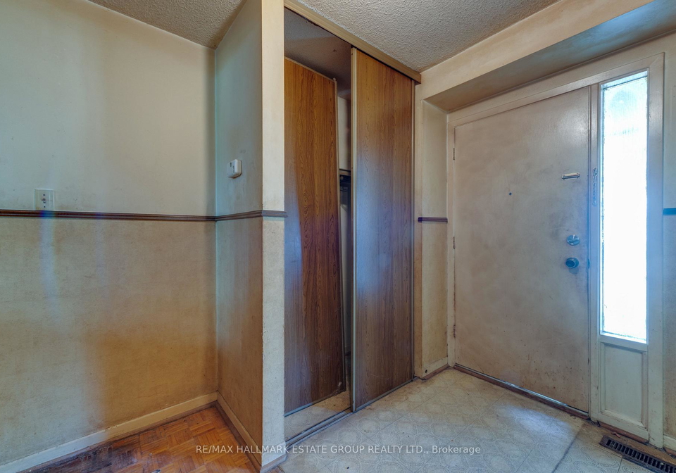 11-pumfrey-crescent-toronto-etobicoke-ontario-w13542950