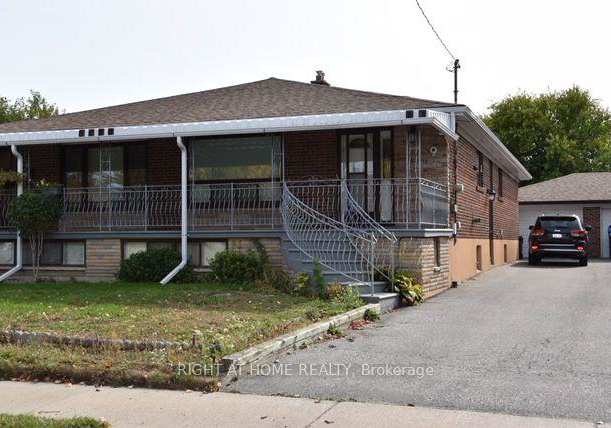 9-elnathan-crescent-toronto-york-ontario-w13543098