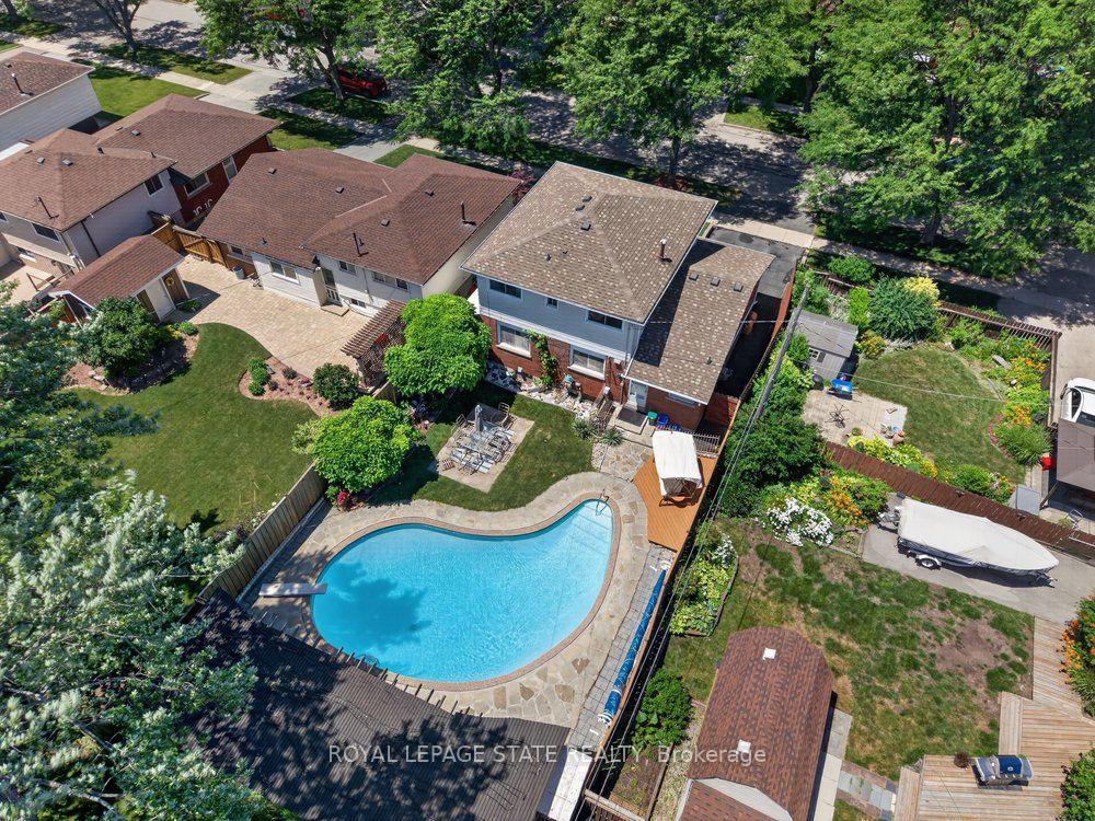 2440-cyprus-avenue-burlington-ontario-w13543336