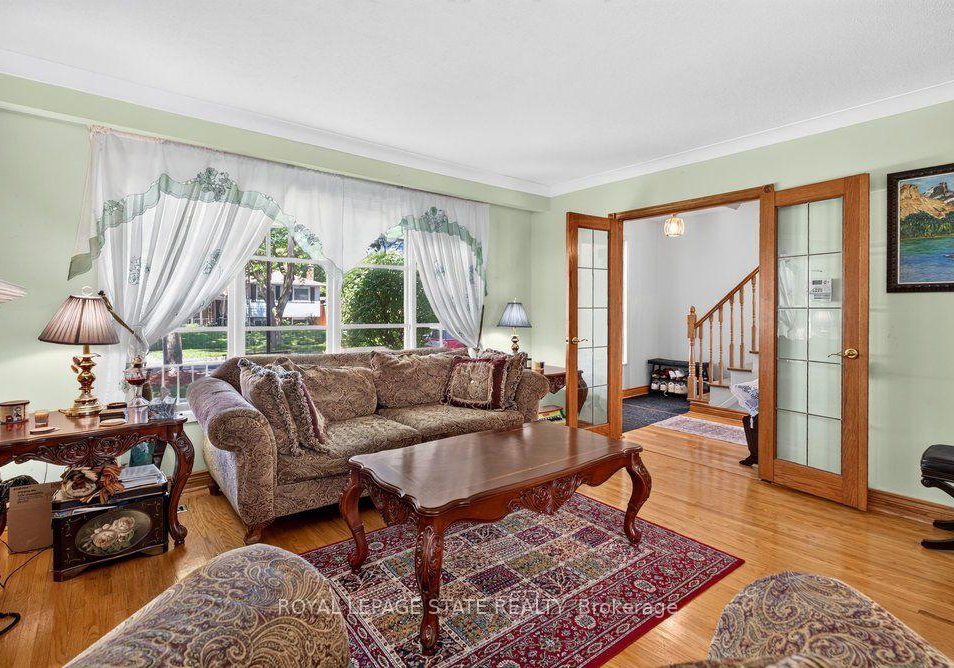 2440-cyprus-avenue-burlington-ontario-w13543336