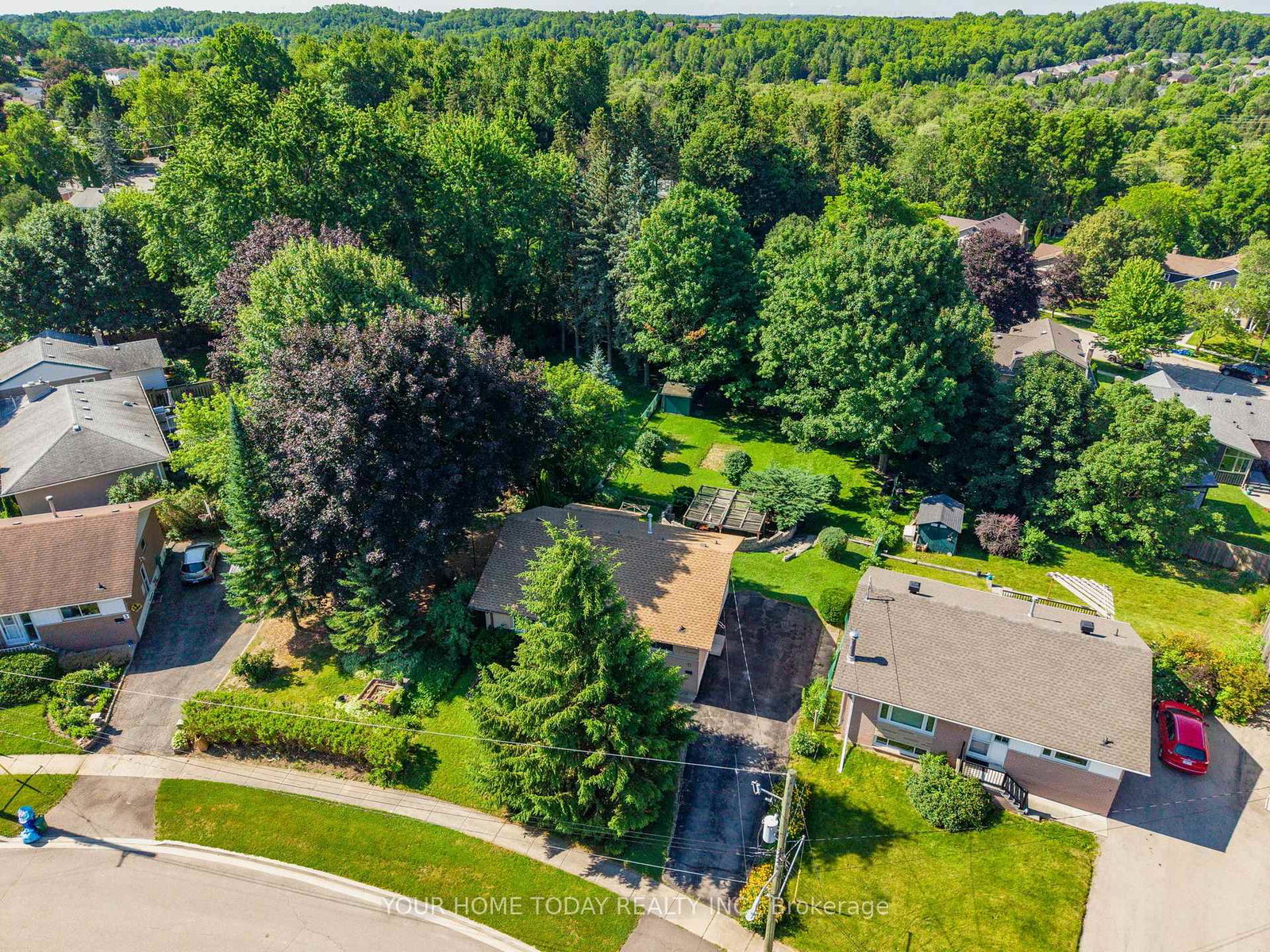 5-lane-court-halton-hills-ontario-w13543472