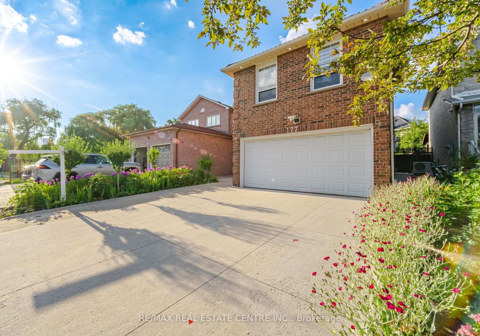 177-surbray-grove-mississauga-ontario-w13543670