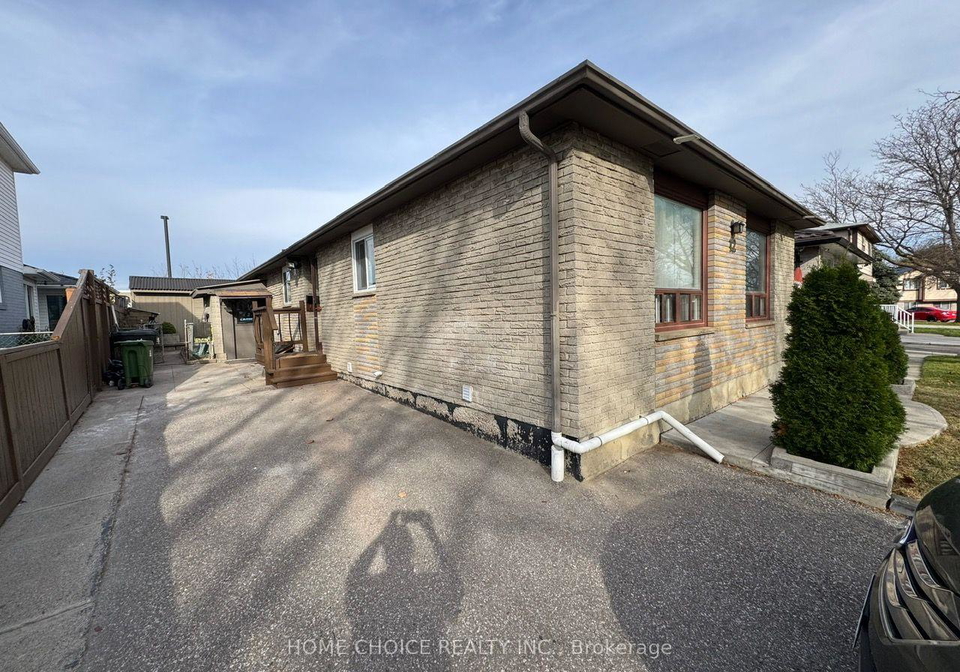12-sultan-pool-drive-toronto-etobicoke-ontario-w13543968