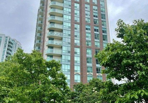 4889-kimbermount-avenue-mississauga-ontario-w13544242