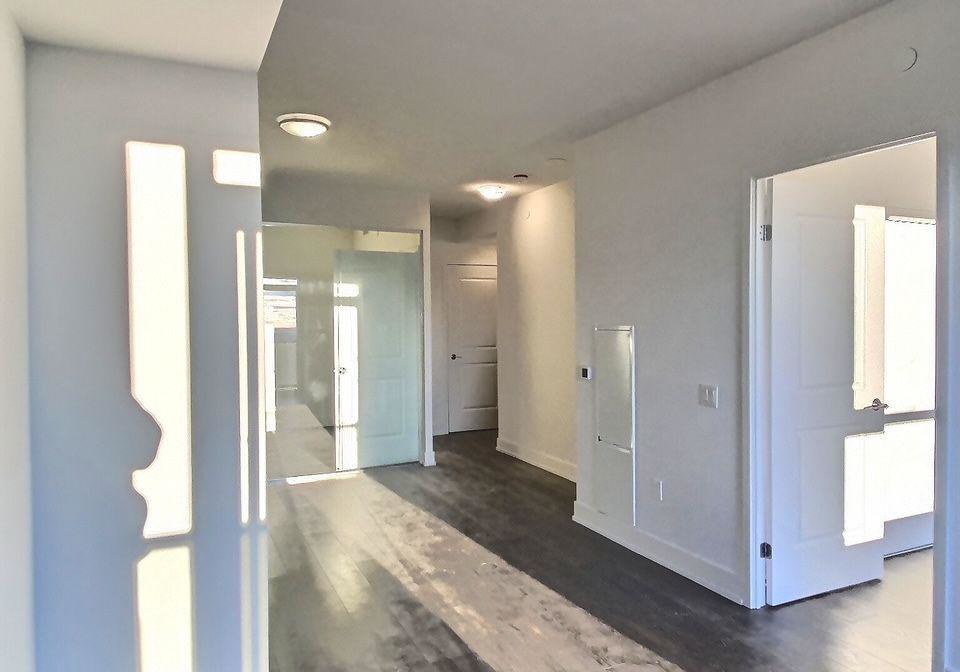 202-burnhamthorpe-road-e-mississauga-ontario-w13544246