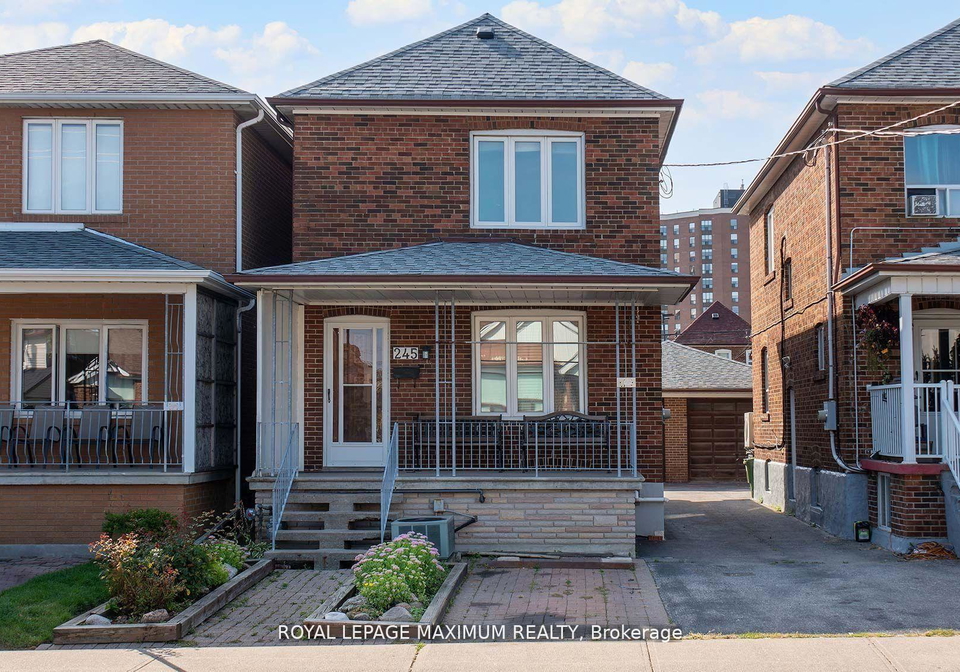 245-belgravia-avenue-toronto-north-york-ontario-w13544310