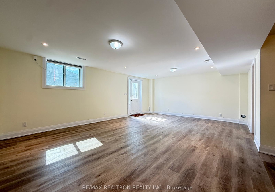 14-snider-avenue-toronto-north-york-ontario-w13544670