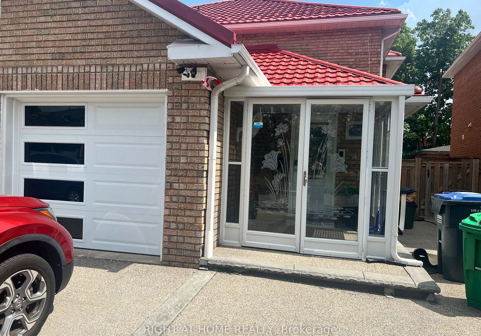 272-nahani-way-mississauga-ontario-w13544846