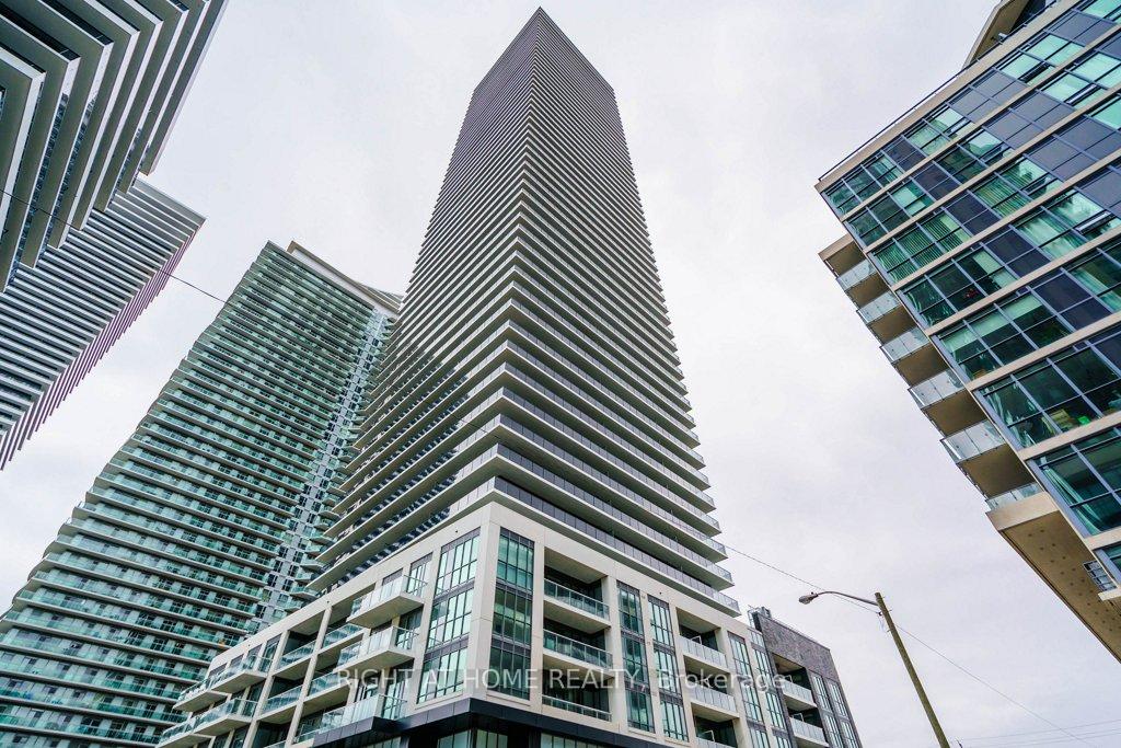 70-annie-craig-drive-toronto-etobicoke-ontario-w13544926