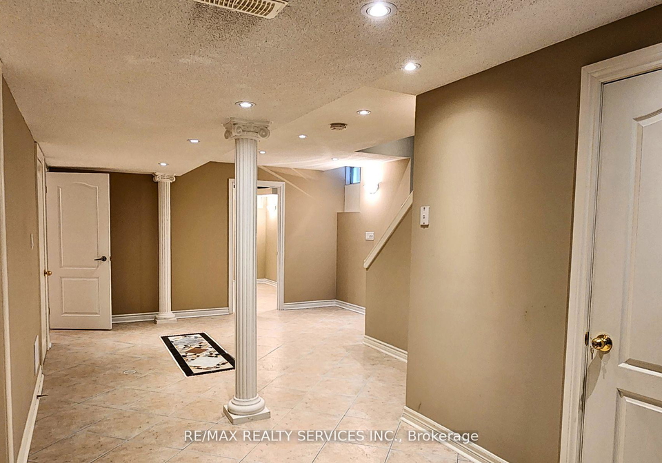 387-rocca-court-mississauga-ontario-w13544976