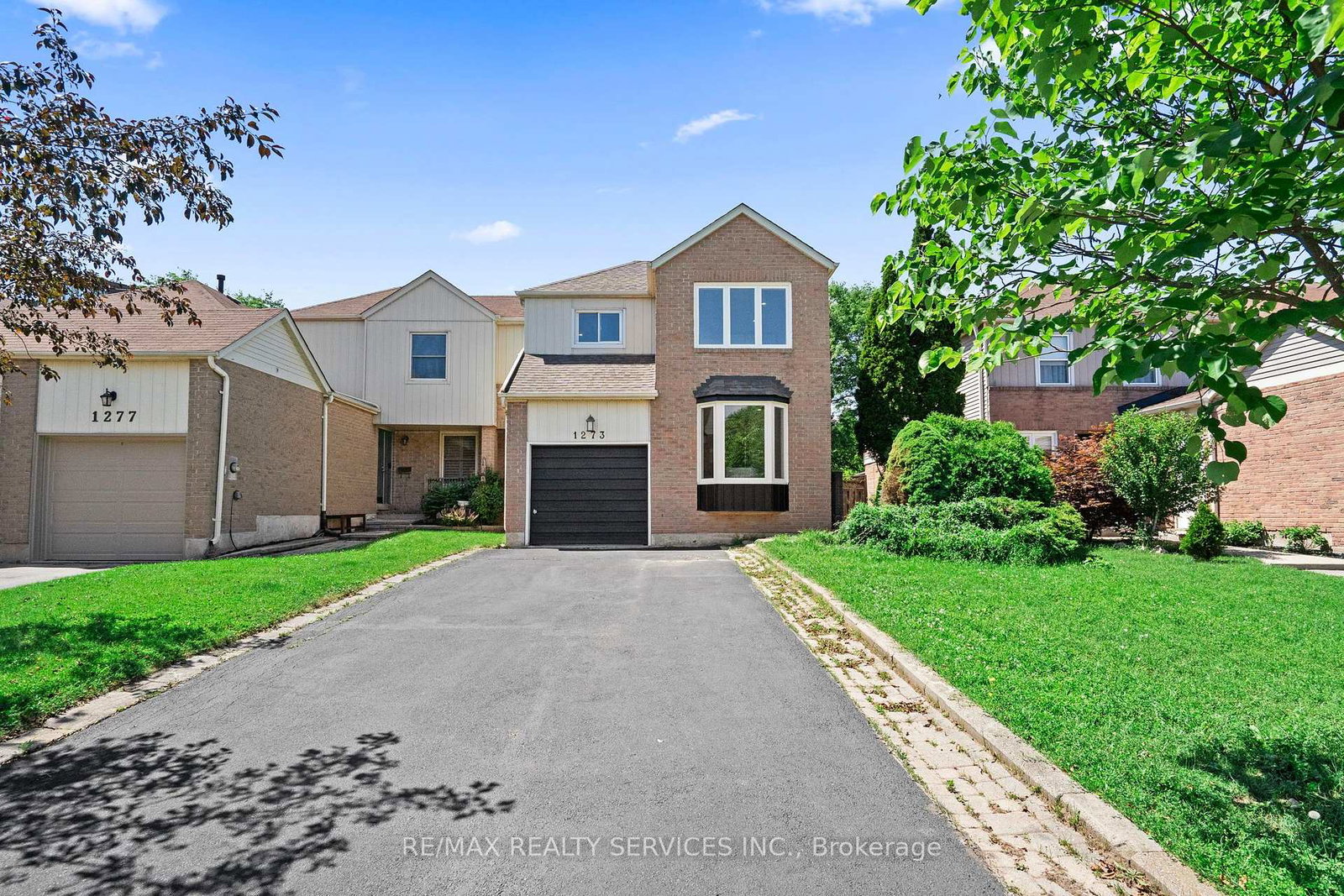 1273-barberry-green-oakville-ontario-w13545050