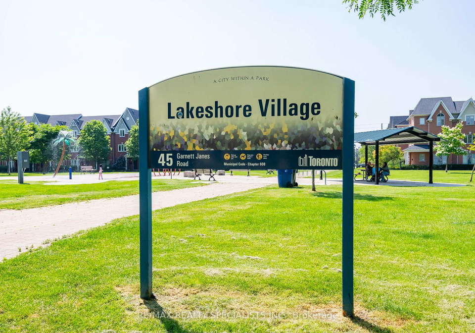 4-elsinore-path-toronto-etobicoke-ontario-w13545096