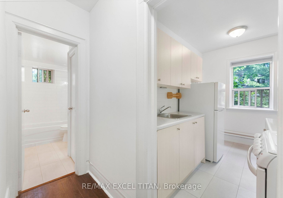 1643-bloor-street-w-toronto-toronto-ontario-w13545194