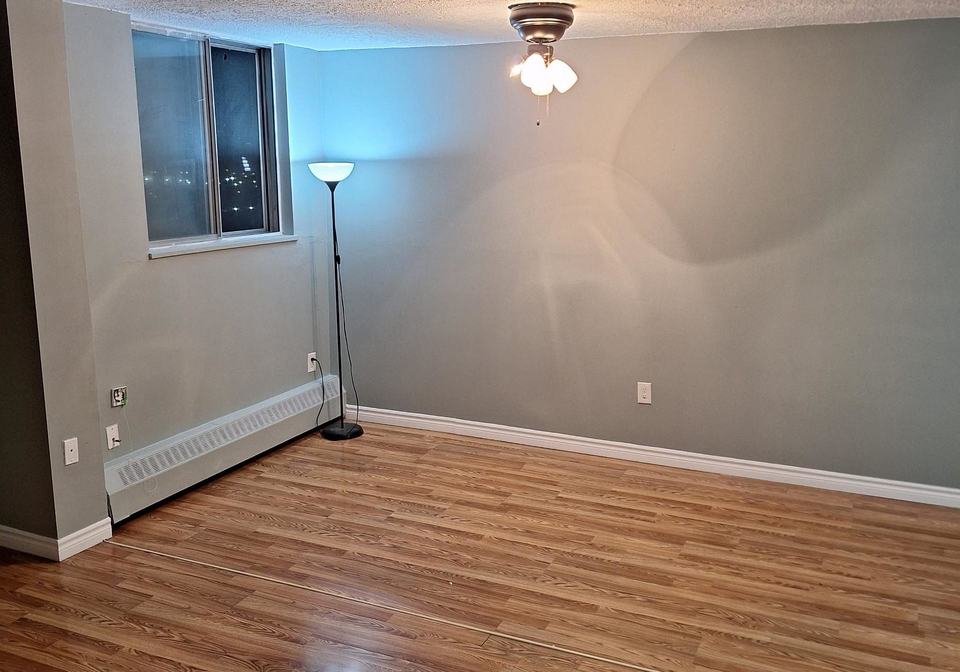 940-caledonia-road-toronto-north-york-ontario-w13545542