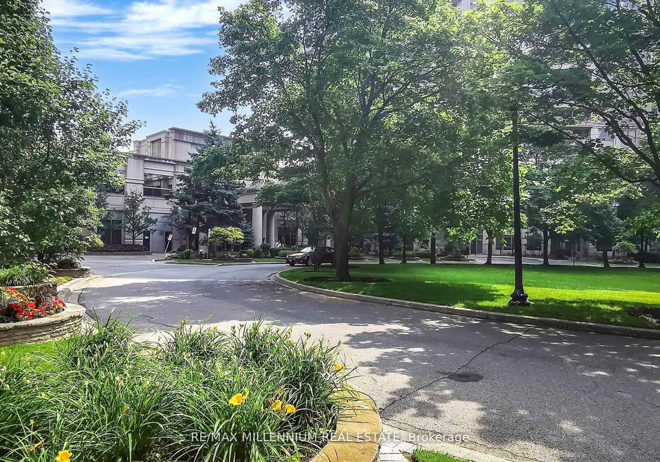 25-kingsbridge-garden-circle-mississauga-ontario-w13545896