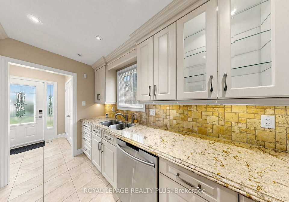 2328-yolanda-drive-oakville-ontario-w13546142