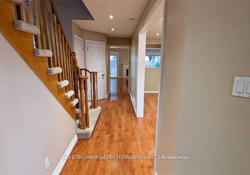 2031-lumberman-lane-oakville-ontario-w13547004