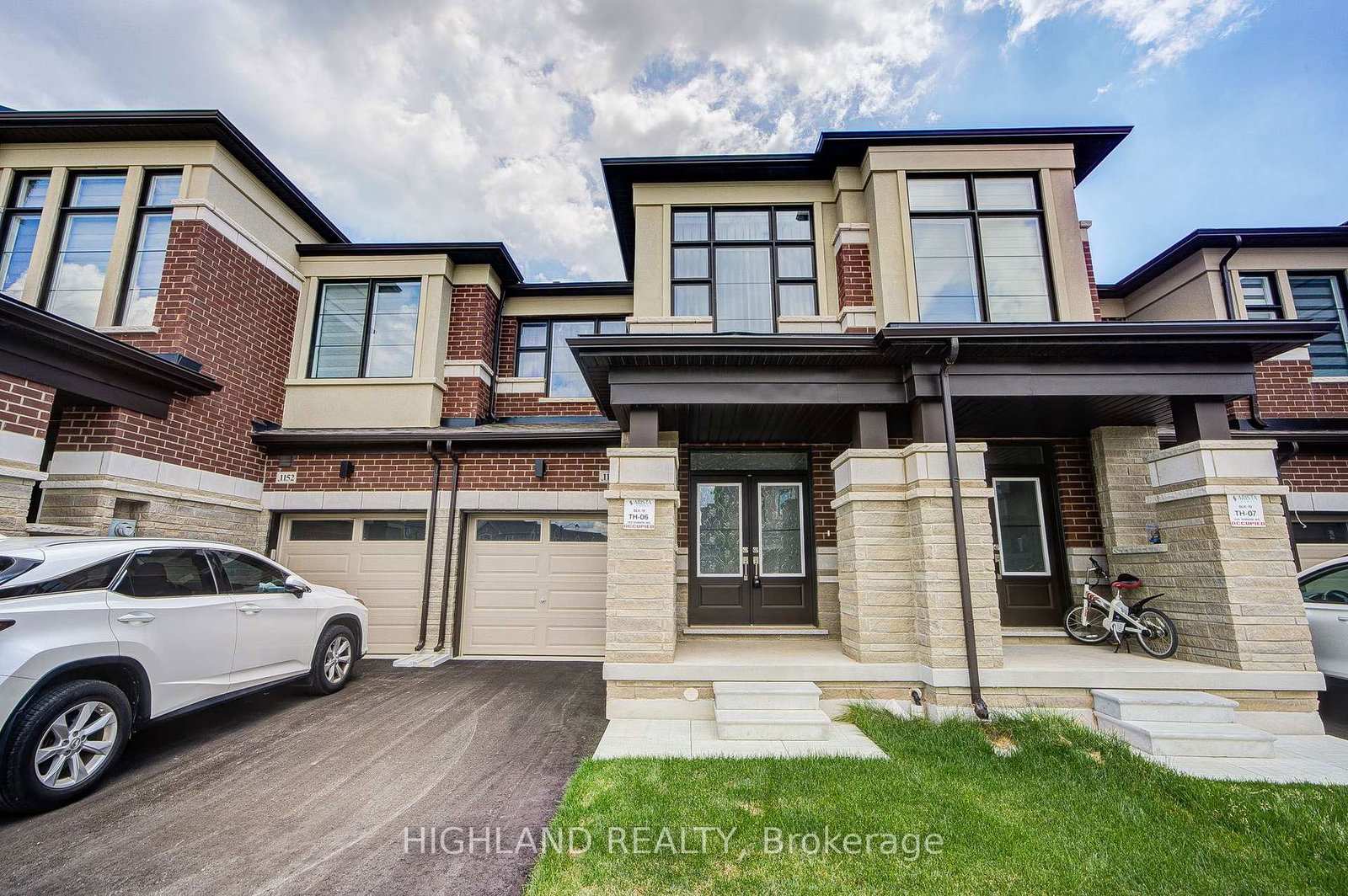 1150-tanbark-avenue-oakville-ontario-w13547108
