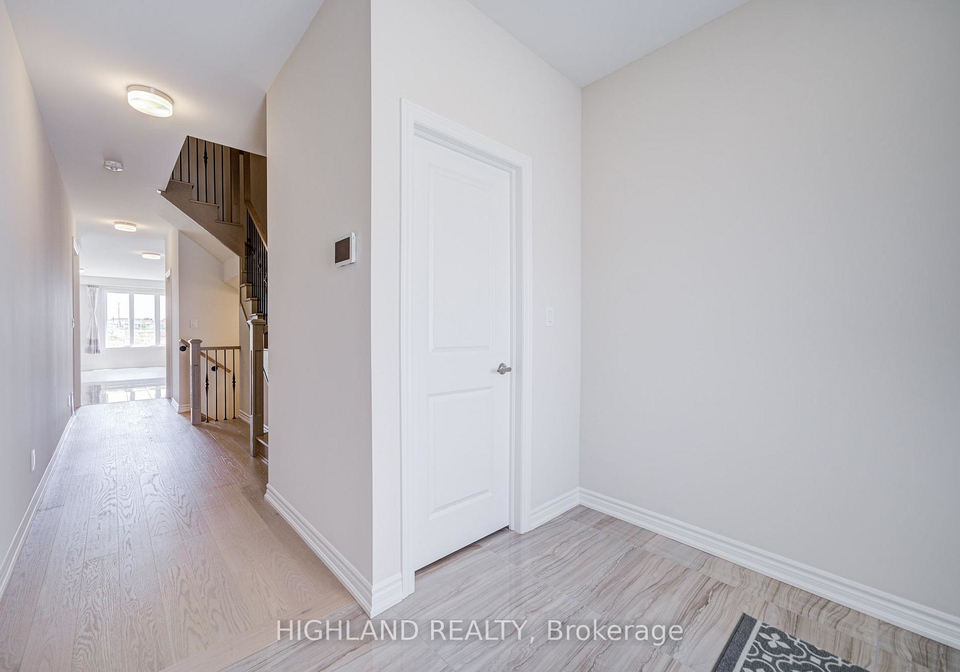 1150-tanbark-avenue-oakville-ontario-w13547108