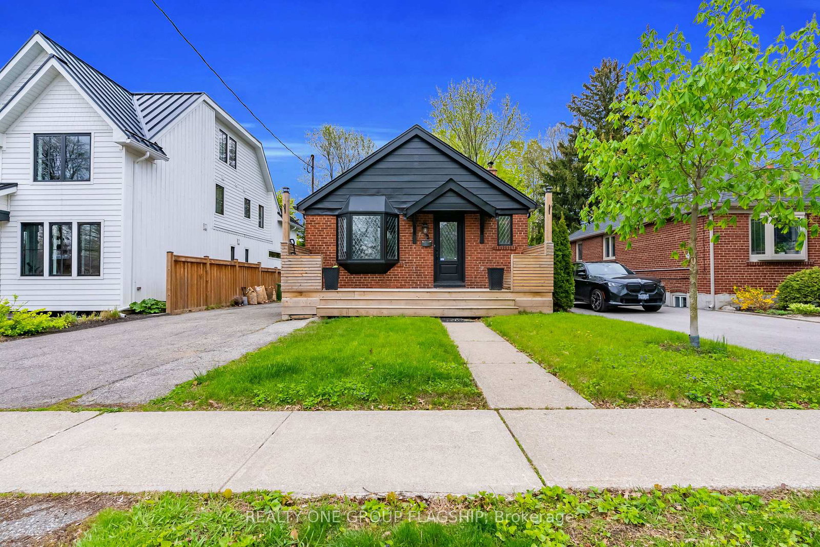 19-yorkview-drive-toronto-etobicoke-ontario-w13547126