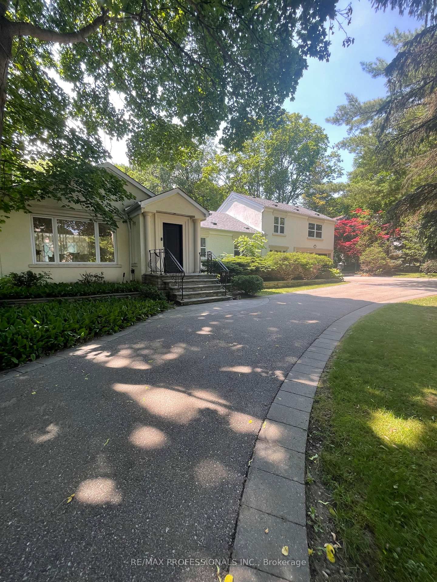 560-meadow-wood-road-mississauga-ontario-w13547244