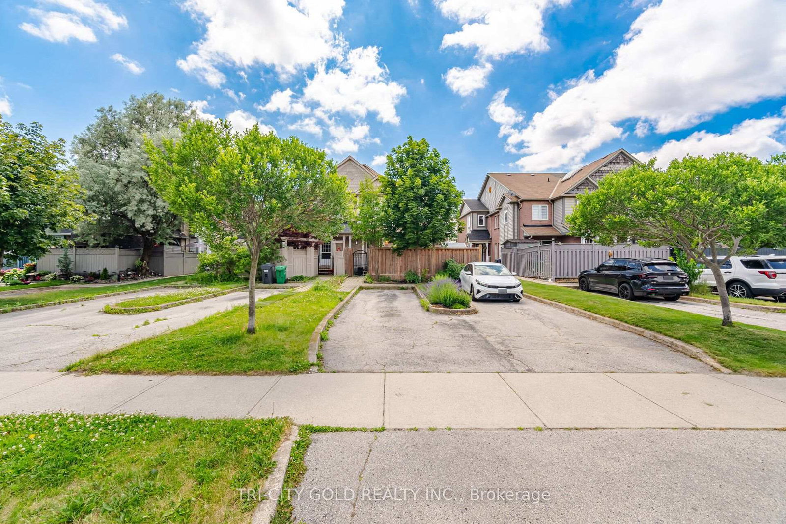 111-chipmunk-crescent-brampton-ontario-w13547366