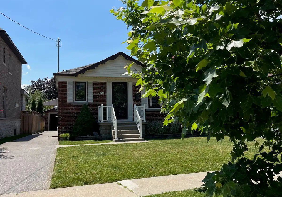 54-charleston-road-toronto-etobicoke-ontario-w13547830