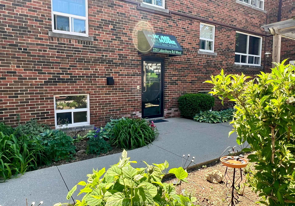 320-lakeshore-road-mississauga-ontario-w13547858
