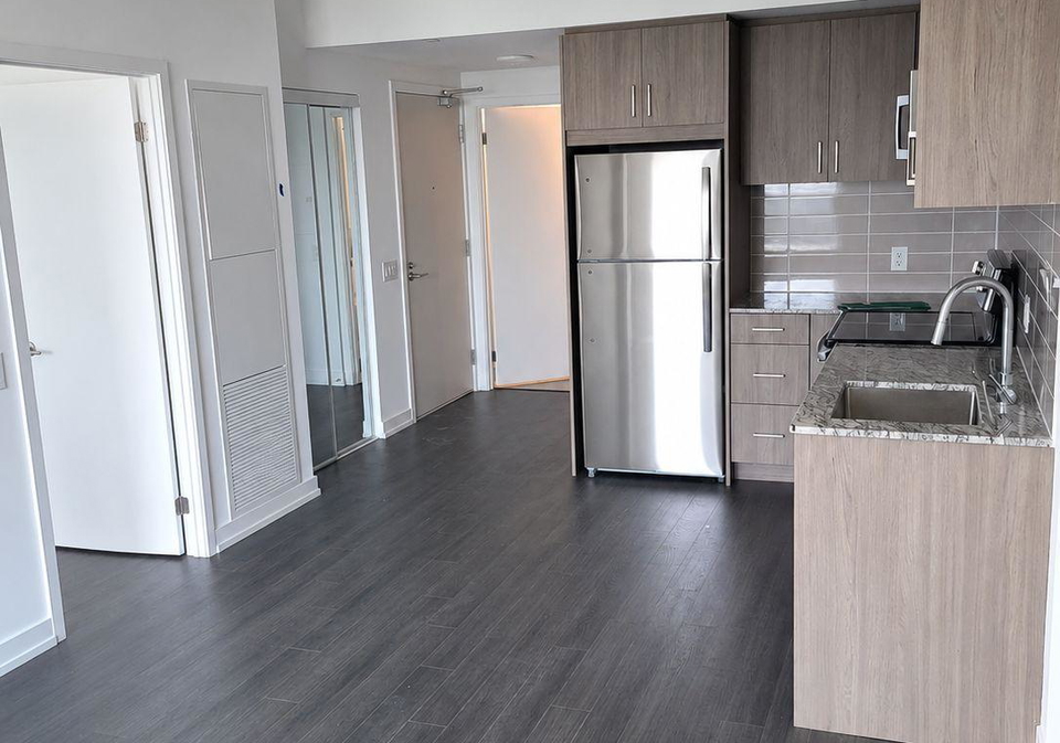 4010-eglinton-avenue-w-toronto-etobicoke-ontario-w13547920