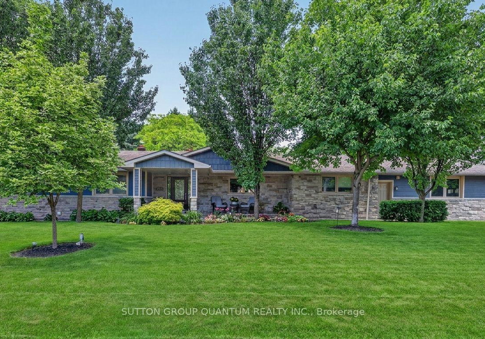 2233-oneida-crescent-mississauga-ontario-w13548444